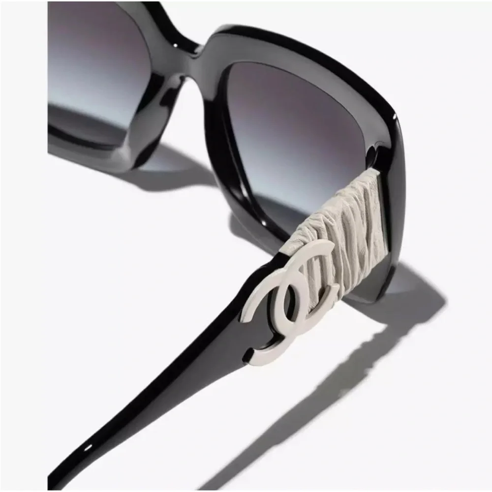 CHANEL classic oversized